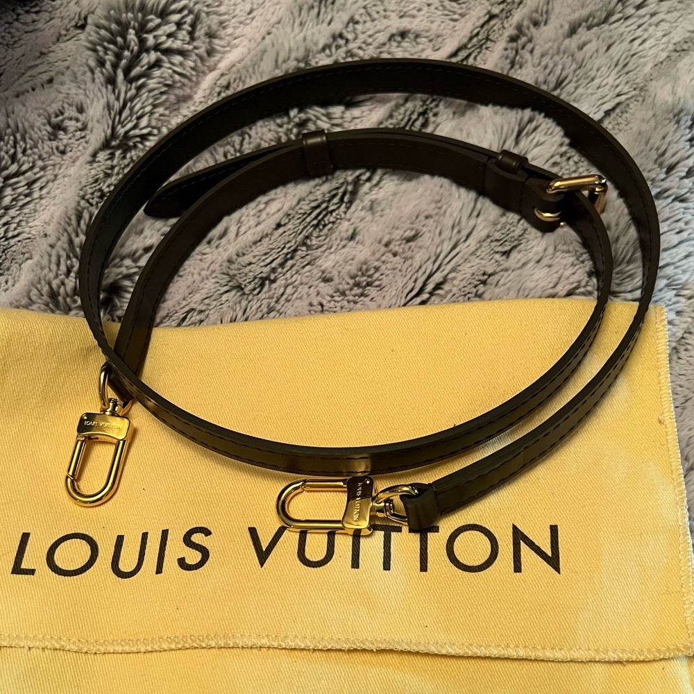 New Louis Vuitton Leather Purse Strap